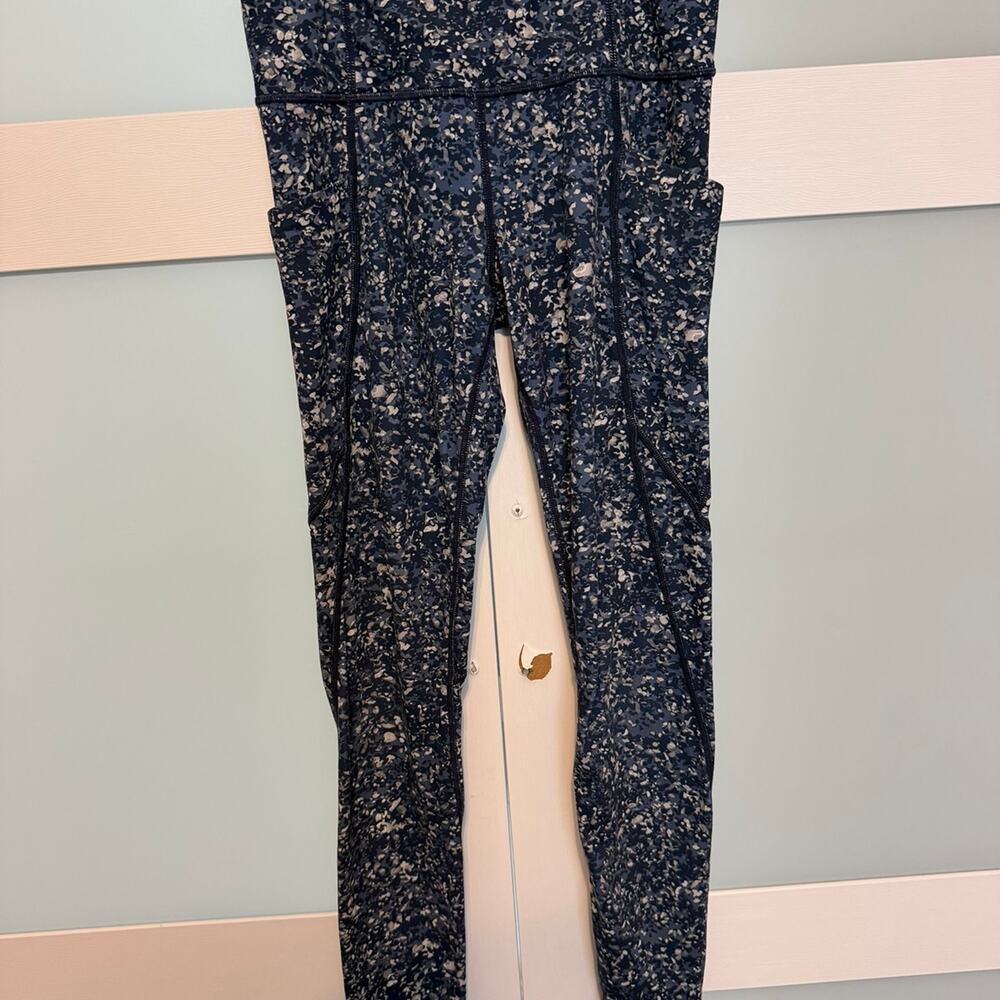 Athleta Women’s XS High Rise Pocket Leggings Blue Floral Print Athletic Yoga